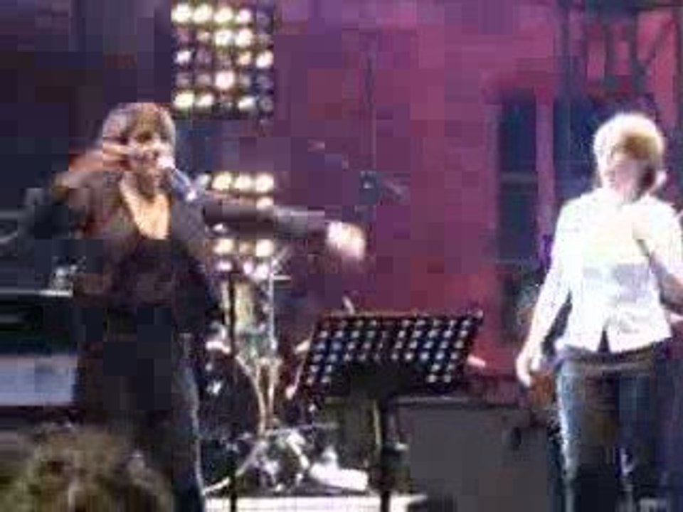 Shakira (Foresti) vs. Beyonce (Anaïs) - Beautiful Liar