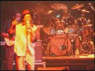 Gregory Isaacs [live]