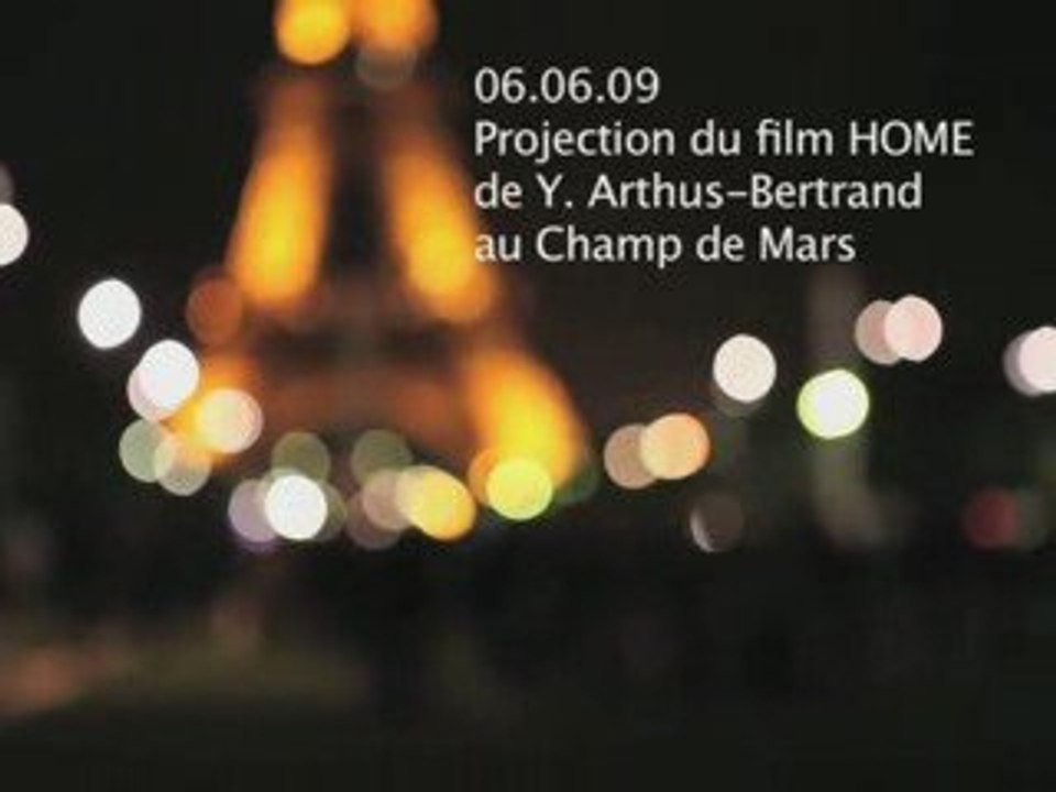 Home de Yann Arthus-Bertrand au Champ de Mars - report