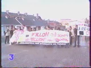 L'AGEA UNEF manifeste lors de la venue de Fillon (1993)