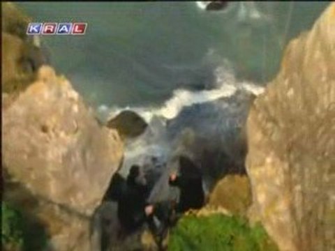 Ebru Yaşar - Bu Sahilde Yeni Klip 2009