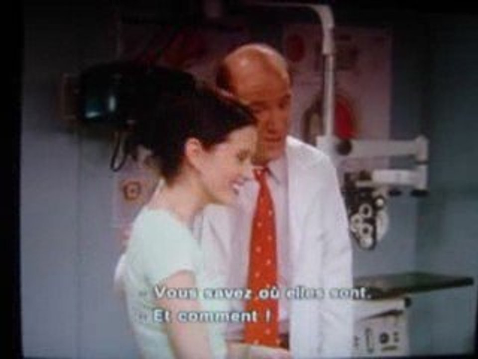 Monica chez l'ophtalmo-FRIENDS