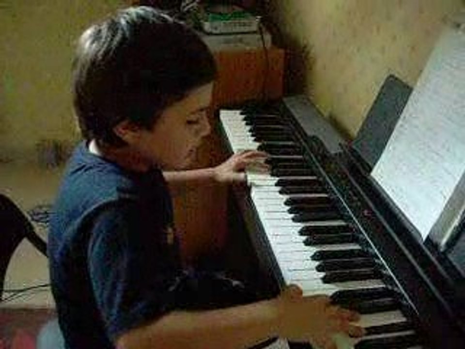 RAFFI ARTO 7 ans - three little birds - BOB MARLEY  "PIANO"