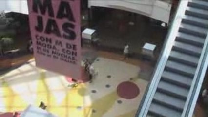 ¡Terror en el centro comercial!