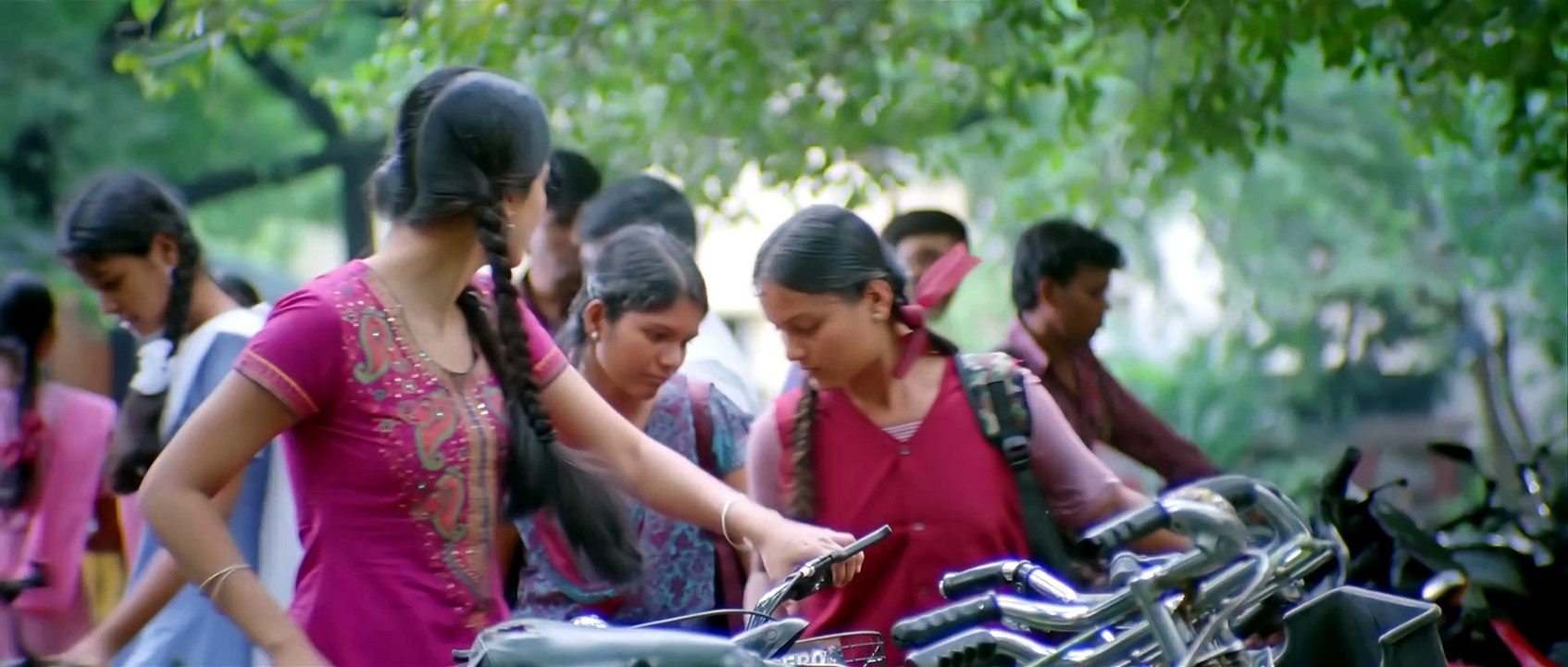 3 - Idhazhin Oram Video | Dhanush, Shruti | Anirudh