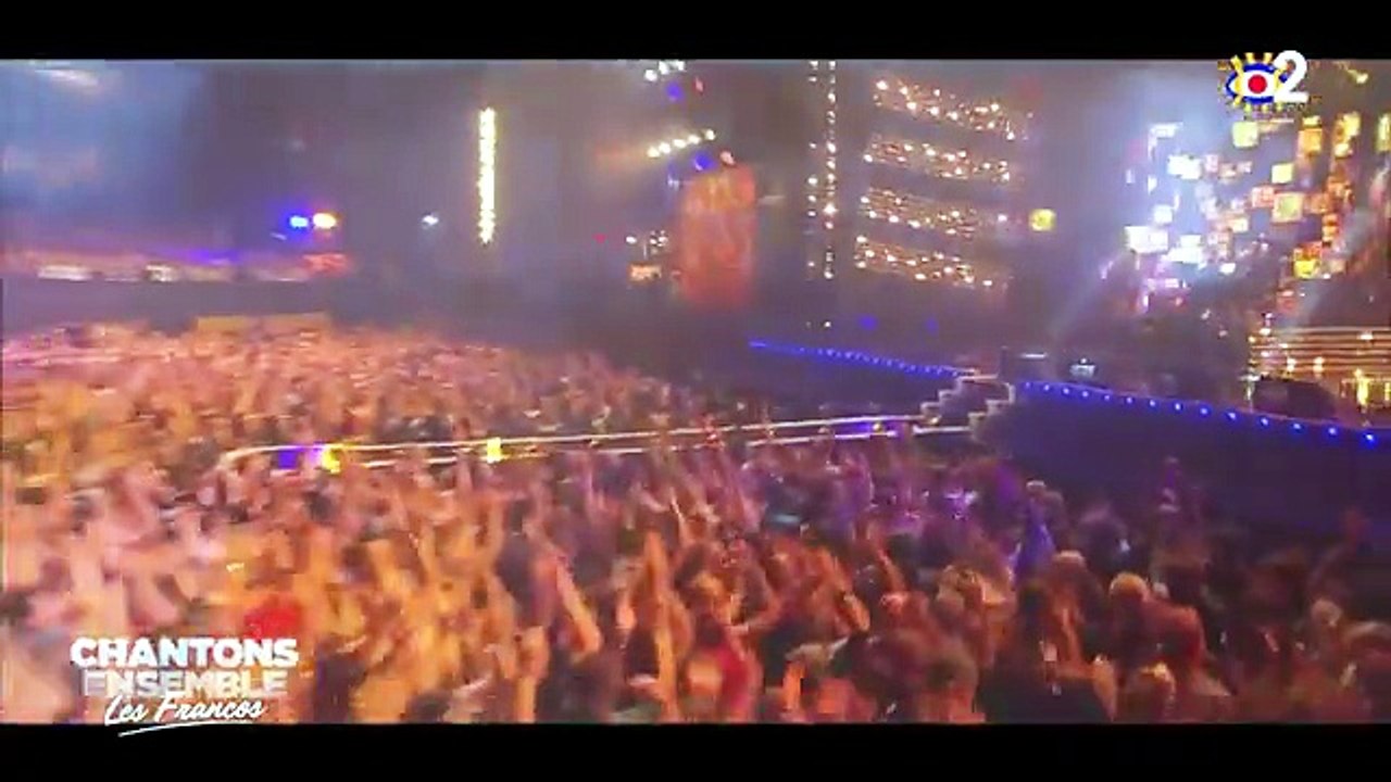 2020 - Johnny Hallyday - “Gabrielle” (Live du 14 Juillet 2015) dans “Chantons Ensemble les Francos” (France 2, 10 Juillet)