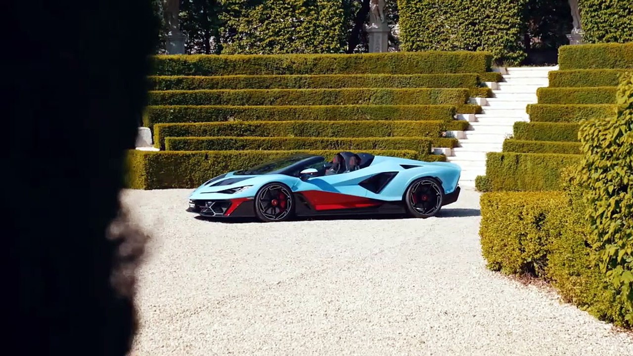 La Lamborghini Fenomeno Roadster embarque un bloc V12 hybride développant 1080 ch