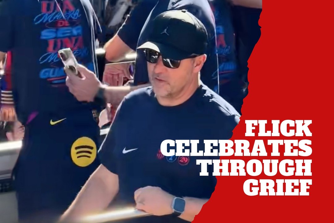 Hansi Flick oculta su dolor durante las celebraciones del título del Barcelona