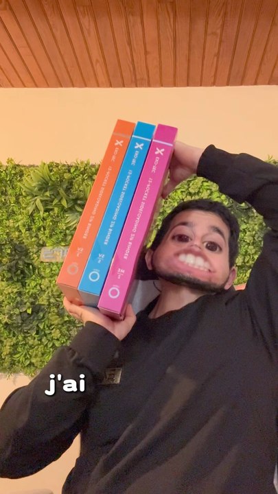 POV : Je reçois du nouveau matos 👁️👄👁️Plus sérieusement, on passe aux choses sérieuses : rangement du set Flammes Fantasmagoriques dans les nouveaux classeurs VaultX 🛡️🔥Le bruit du rangement, la protection... c’est le moment préféré 🤤