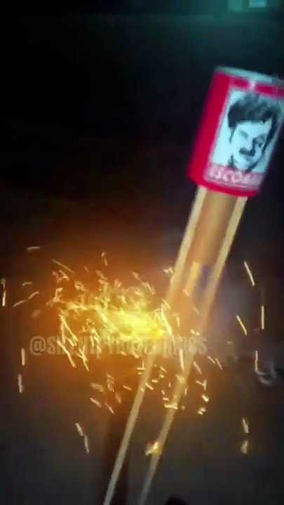 2 STAGE ESCO ROCKET ROCKS THE HOOD! (Via_ @that816pyro) IG #fireworks #strobe #rocket #pyro