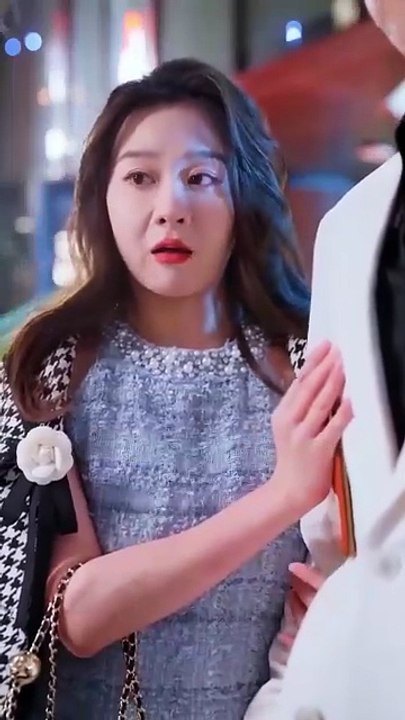 CEO yang menyamar menjadi kurir