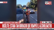 Manejaba tan borracho... ¡que terminó rompiendo el alcoholímetro!