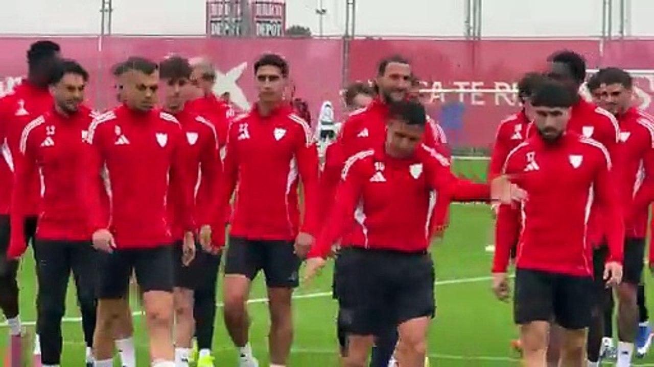 Januzaj, principal novedad en la vuelta al trabajo del Sevilla