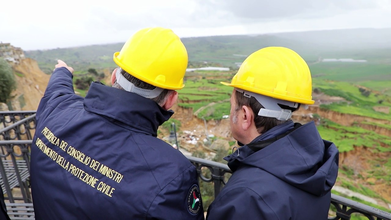 Il video del sopralluogo di Ciciliano, capo della Protezione civile nazionale, nella zona rossa di Niscemi
