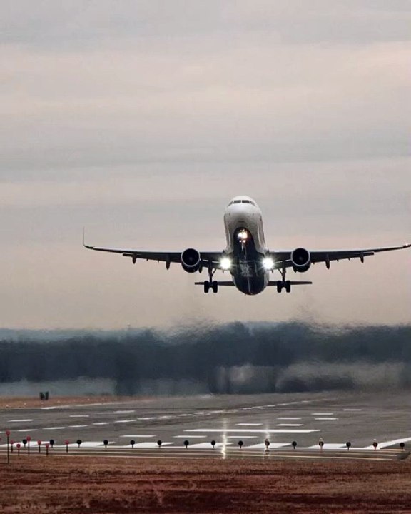 🚨✈️🚆 Italie en alerte transports Grèves annoncées dans les trains et aéroports ce mois-ci 🇮🇹 Des milliers de voyageurs impactés, vols et liaisons sous tension ⏱️ Avant de boucler vos plans, mieux vaut vérifier 👀