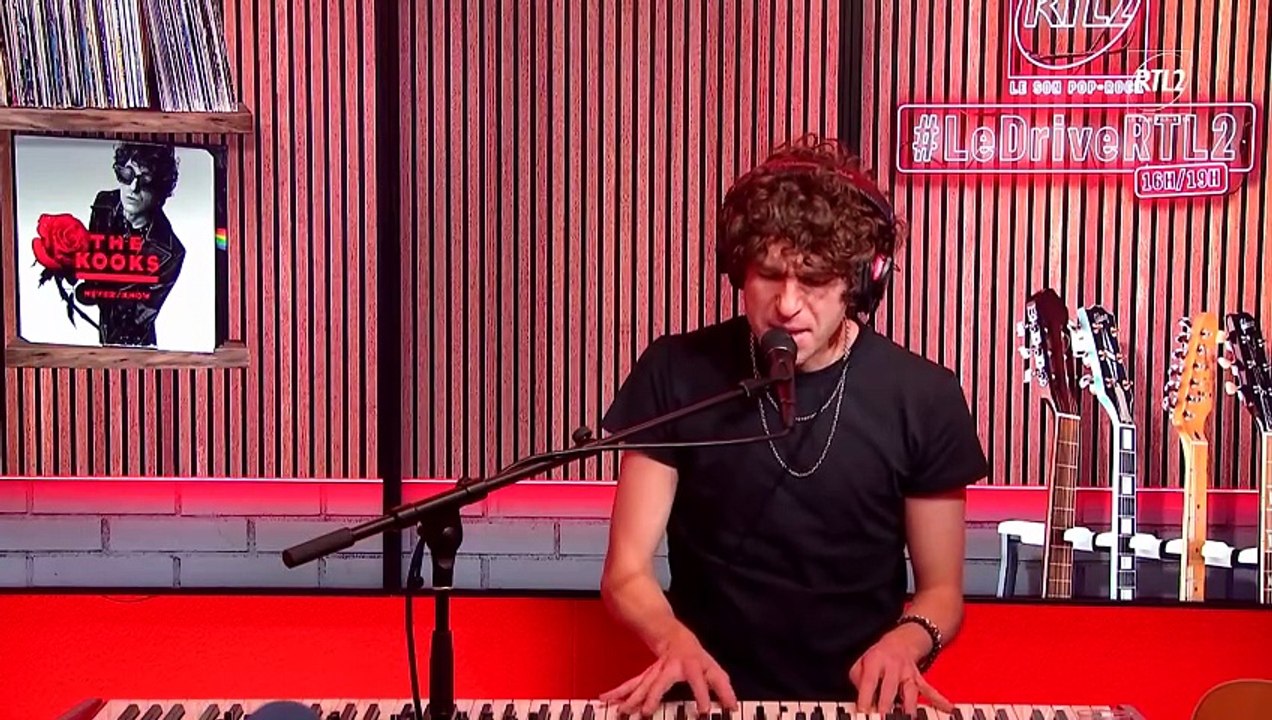 LIVE - The Kooks interprète "See Me Now" dans LeDriveRTL2 (10/02/26)