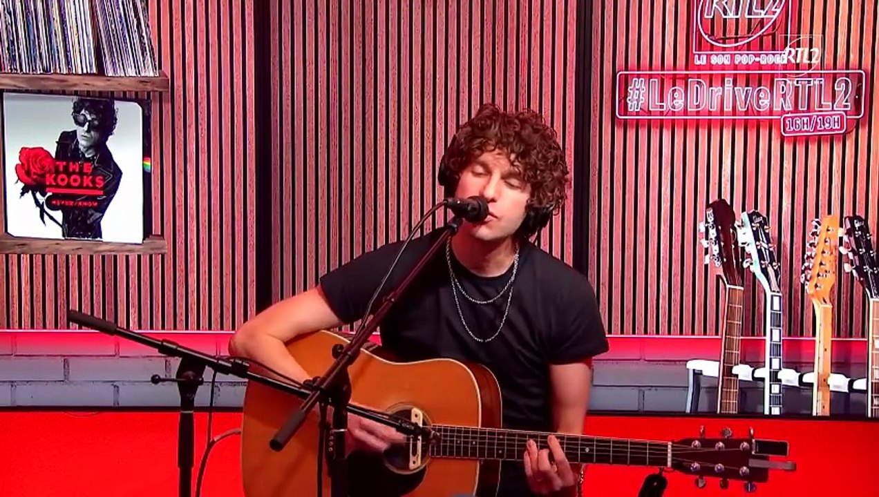 LIVE - The Kooks interprète "Naive" dans LeDriveRTL2 (10/02/26)