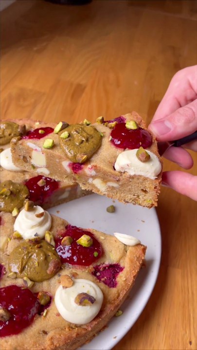 Cookie Géant Framboise Chocolat Blanc et Pistache | Recette Cookie Pizza pour Goûter Saint-Valentin