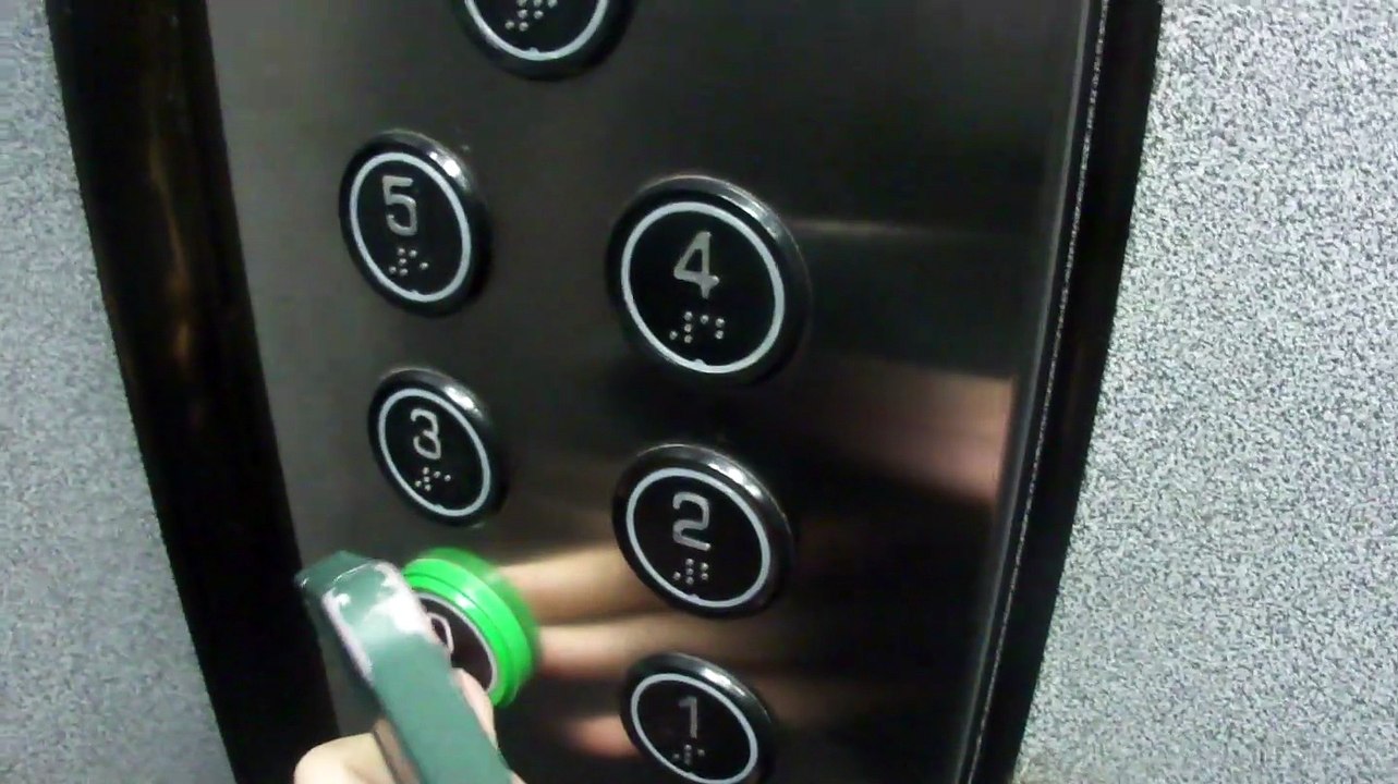 (short ride!!!!!!!!!!!!!!!!!!!!!!!!!   very destroyed!!)  50s unknown elevator (mod by feralift) in seren apt kadıköy istanbul