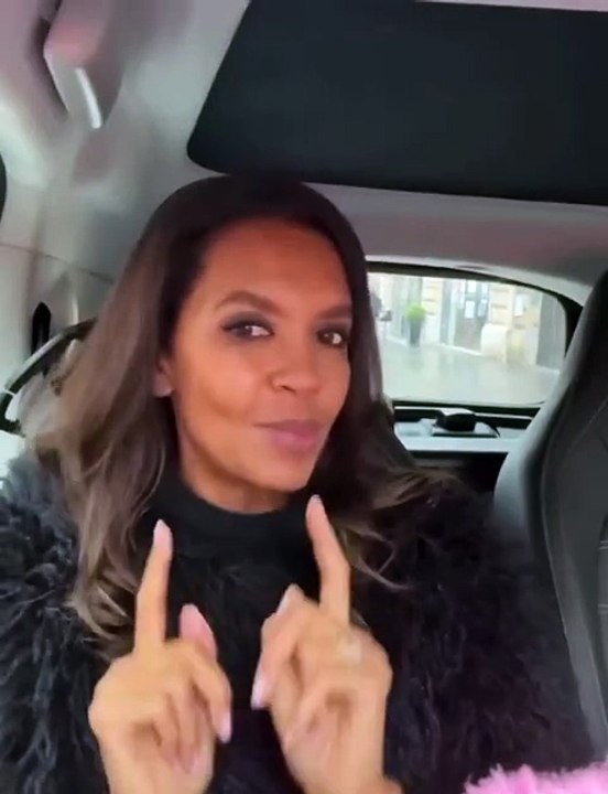 Accusée à tort de racisme, Karine Le Marchand désamorce la fausse polémique après son interview sur CNews : "J'avais parié 500 euros et j'ai gagné !"