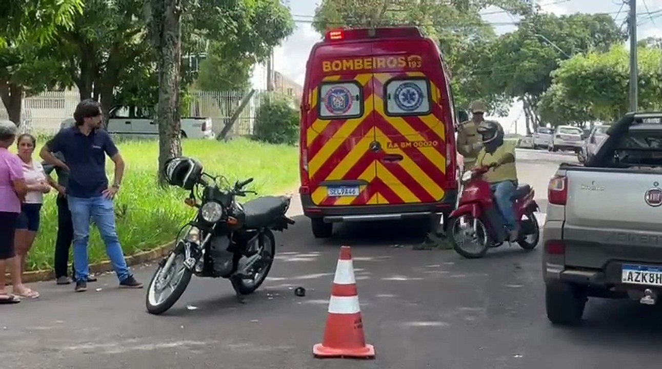 Motociclista tem suspeita de fratura no punho após colisão com carro próximo ao Cemil