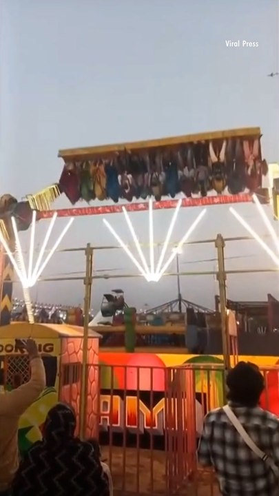 Swinging ‘Tsunami’ Ride Collapses at Fair, Kill...
