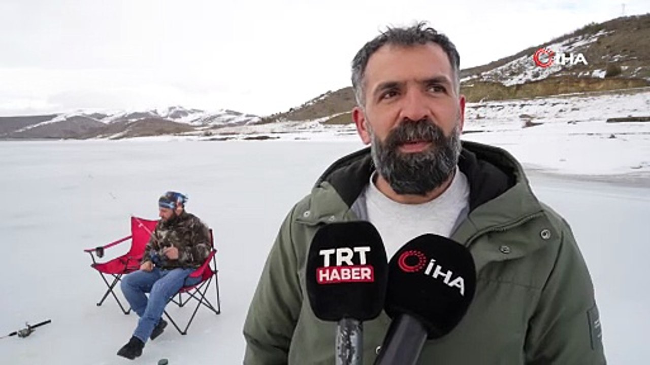 Sadak Baraj Gölü buz tuttu