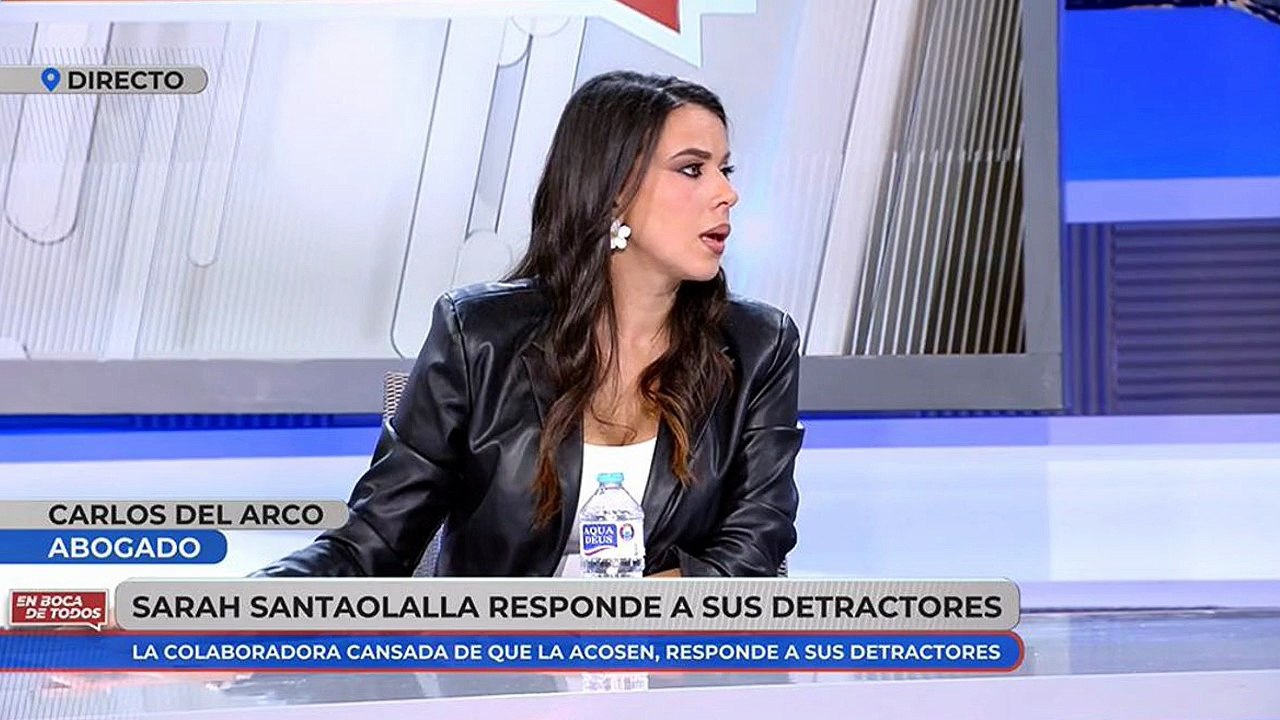 Rosa Belmonte destroza a Sarah Santaolalla con la frase más brutal del año: "¿Esa es la que la mitad es tonta y la mitad tetas?"