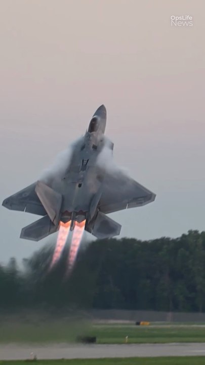 F-22 Raptor: Unmatched Maneuver Power