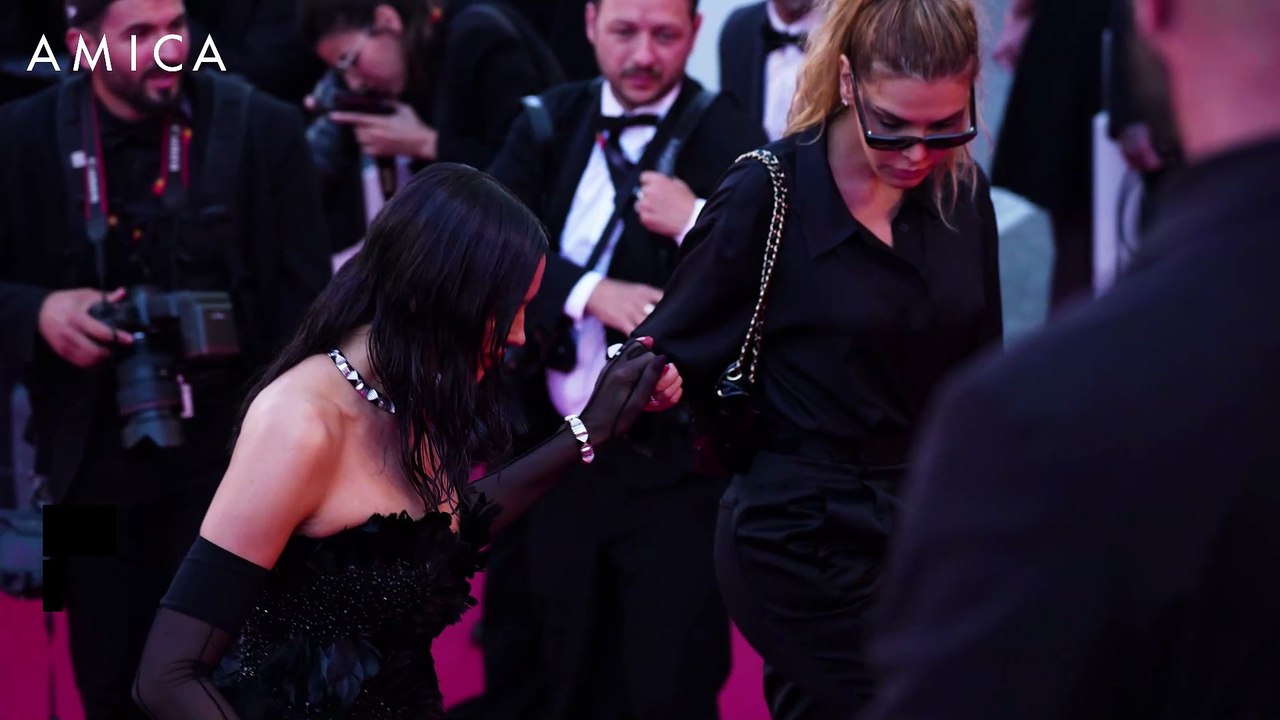 Sanremo 2026, Irina Shayk stella dell'Ariston nella serata di giovedì