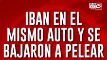 Insólito: viajaban en el mismo auto, frenaron, bajaron... ¡y se agarraron a las piñas!