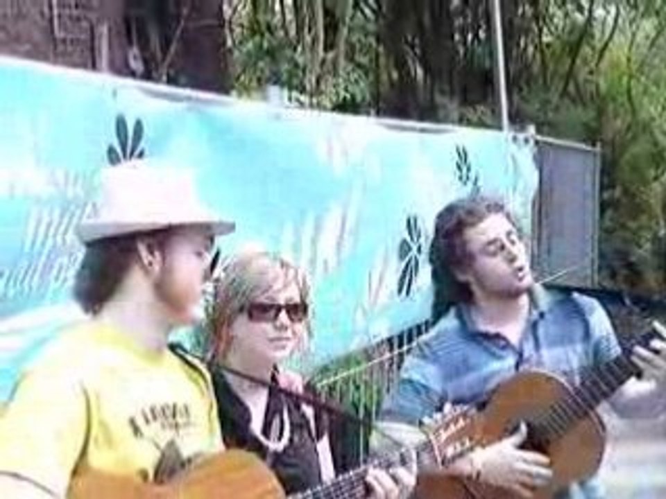 Ptit groupe bien sympa dans la file d'attente