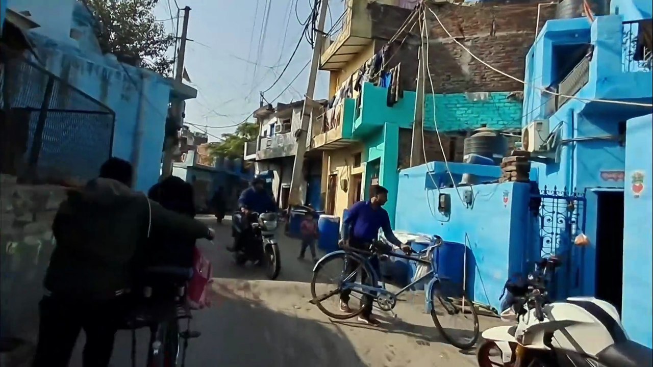 Extreme Slum Motovlogging | Very Narrow Streets & Tight Turns