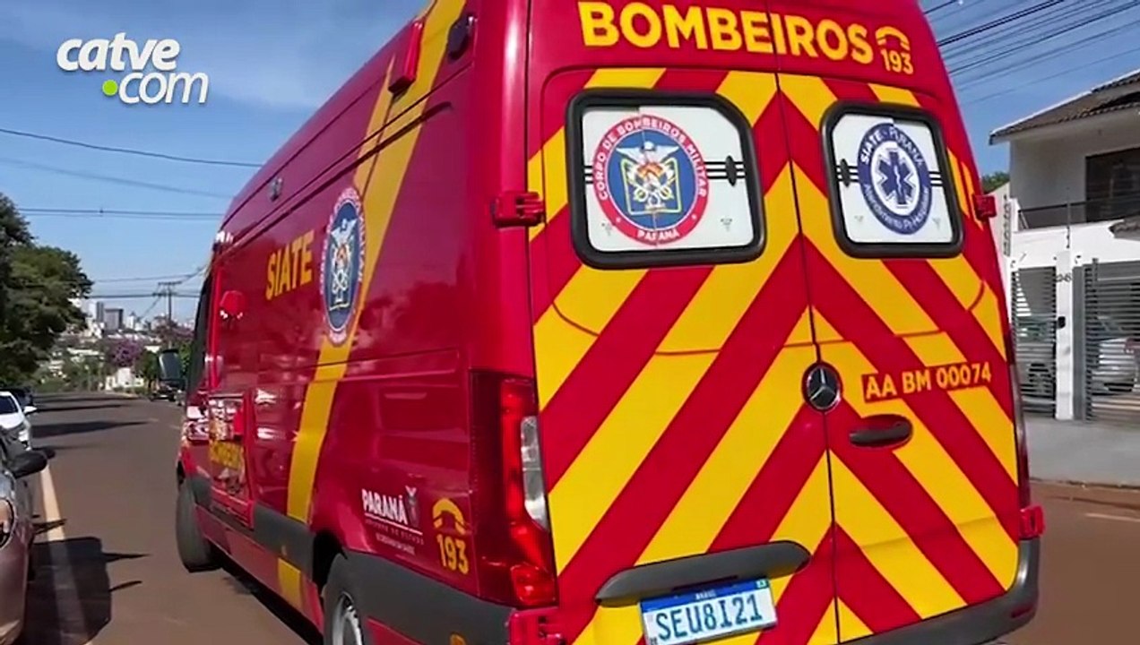 Dois ficam feridos em batida entre moto e carro no Centro de Cascavel