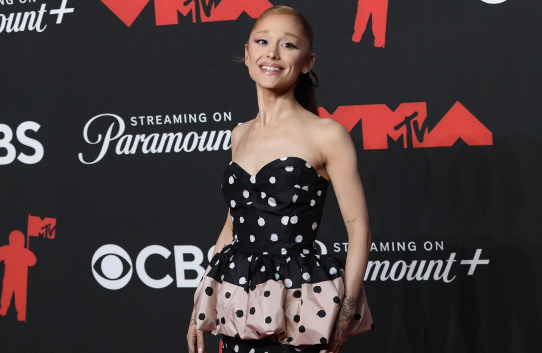 Ariana Grande wünscht sich 'winzige Maus' als Darstellerin in Biopic