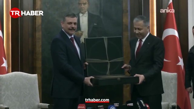O sırada kameralar kayıttaydı! Devir teslim töreni sonrası Ali Yerlikaya'dan dikkat çeken sözler: Ben artık özgürlüğe gidiyorum!