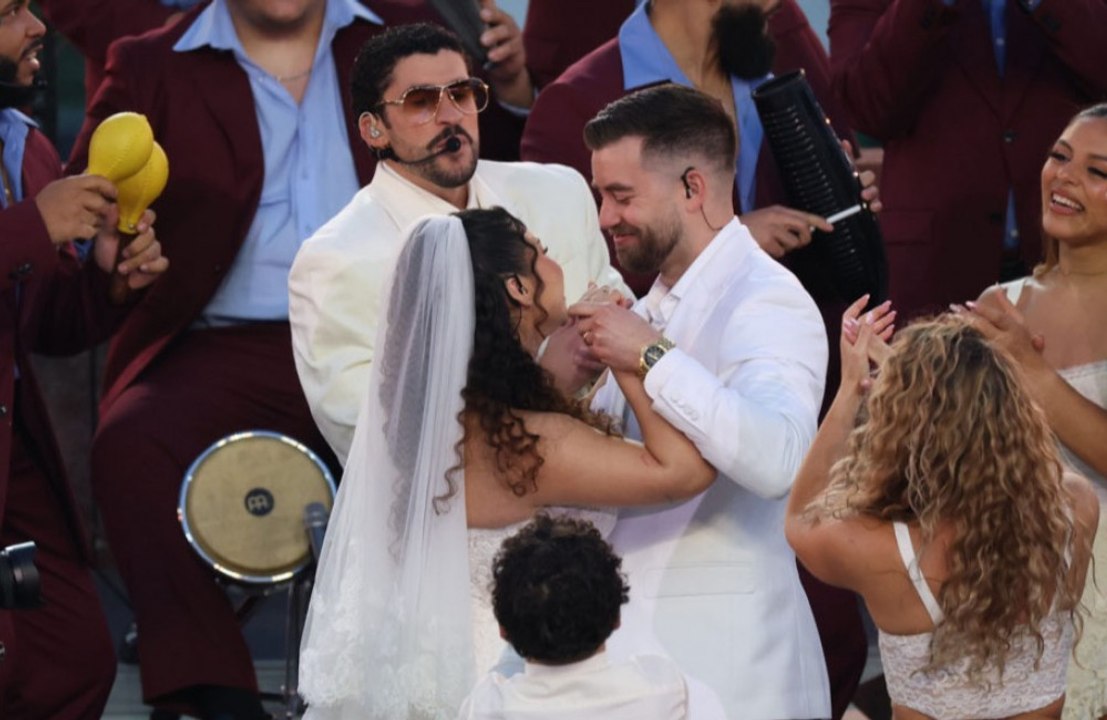 バッド・バニーのハーフタイムショー、結婚式は本物だった！