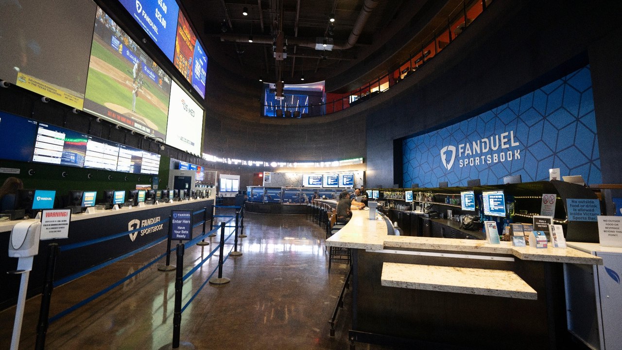 FanDuel Stops Credit Card Bets, Big Ten Betting Issues