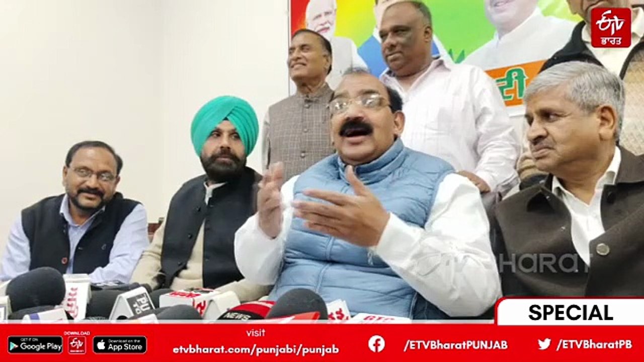 ਰਾਜਪਾਲ ਦੀ 'ਨਸ਼ਾ ਮੁਕਤੀ ਯਾਤਰਾ' ਦੇ ਮੰਚ 'ਤੇ ਸੁਖਬੀਰ,...