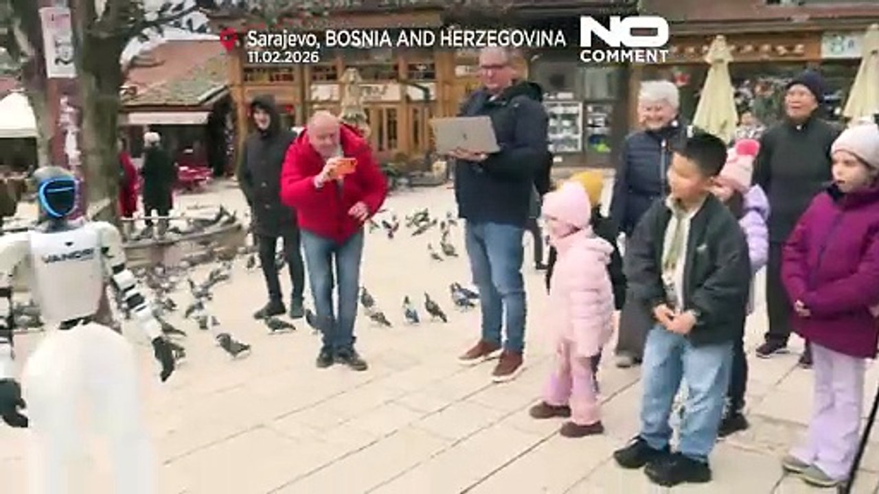 La Bosnie dévoile Roby, son premier robot humanoïde dans les rues de Sarajevo