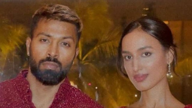 Hardik Pandya गर्लफ्रेंड Mahika के प्यार में डूबे!