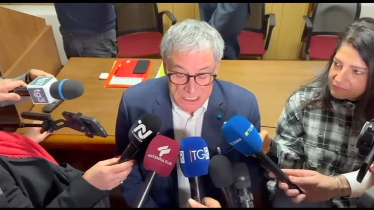 Ex Ilva, sindacati: governo ci convochi entro fine mese o ci autoconvochiamo