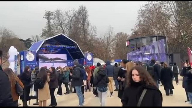 Olimpiadi, Oro Brignone: la Fan zone col fiato sospeso, poi la gioia