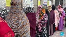 Cierran las urnas de unas esperadas elecciones en Bangladesh
