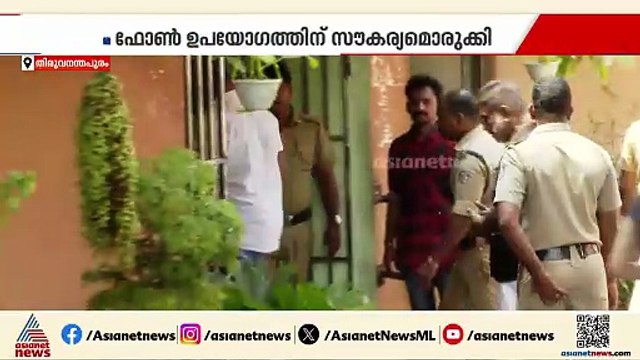 ഗുണ്ടാ നേതാവ് പുത്തന്‍പാലം രാജേഷിന് പൊലീസ് സ്റ്റേഷനില്‍ പ്രത്യക പരിഗണന; അന്വേഷിക്കാന്‍ കമ്മീഷ്ണര്‍
