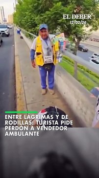 Entre lágrimas y de rodillas: turista pide perdón a vendedor ambulante