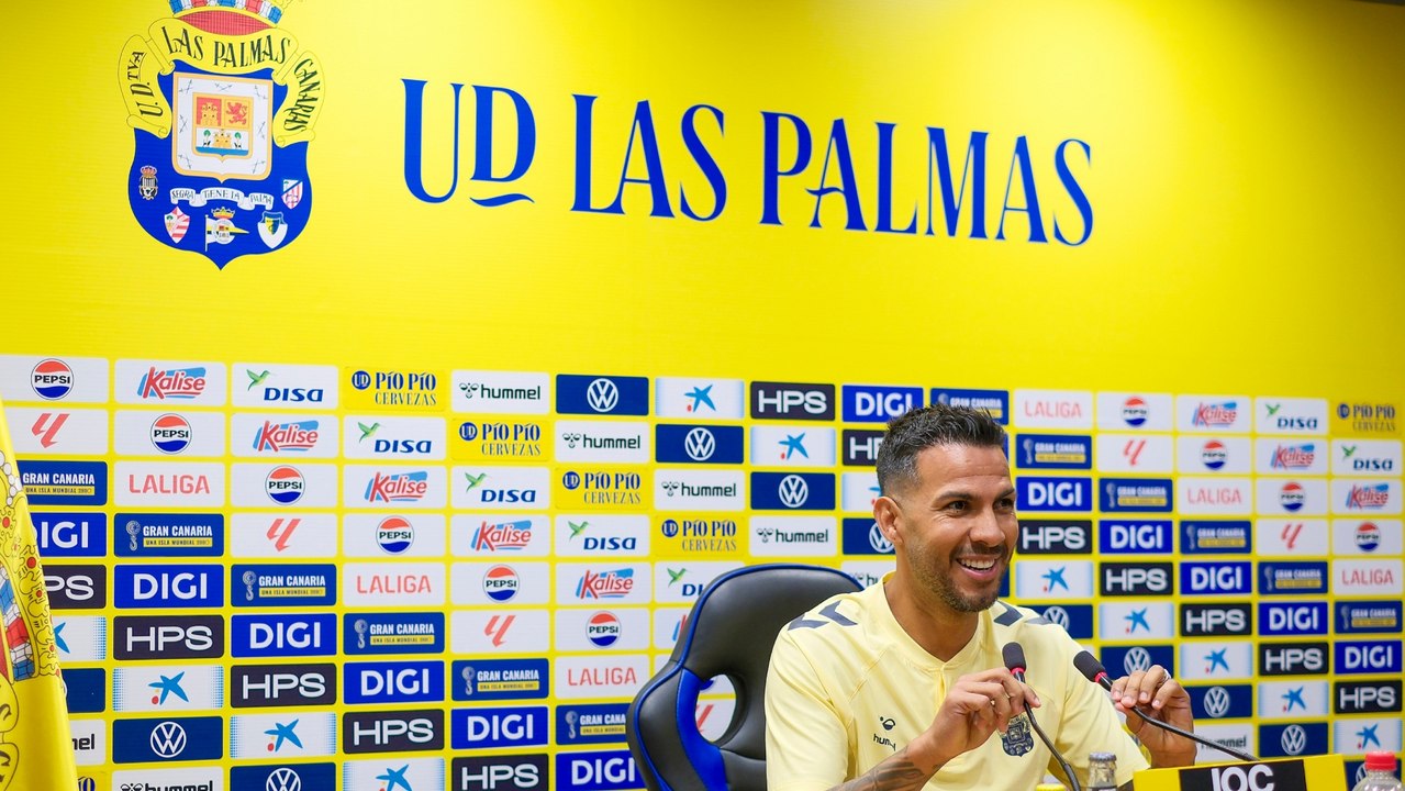 Jonathan Viera sale al paso de los rumores: "Estamos encantados con Luis García"