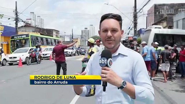 Título: Acidente Fatal na Avenida Beberibe: Motociclista Morre em Colisão com Micro-ônibus - Detalhes da Tragédia e Depoimentos de Testemunhas