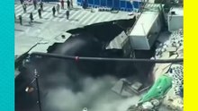 ¡Impactante! Se abre enorme socavón en Shanghái durante obras del Metro
