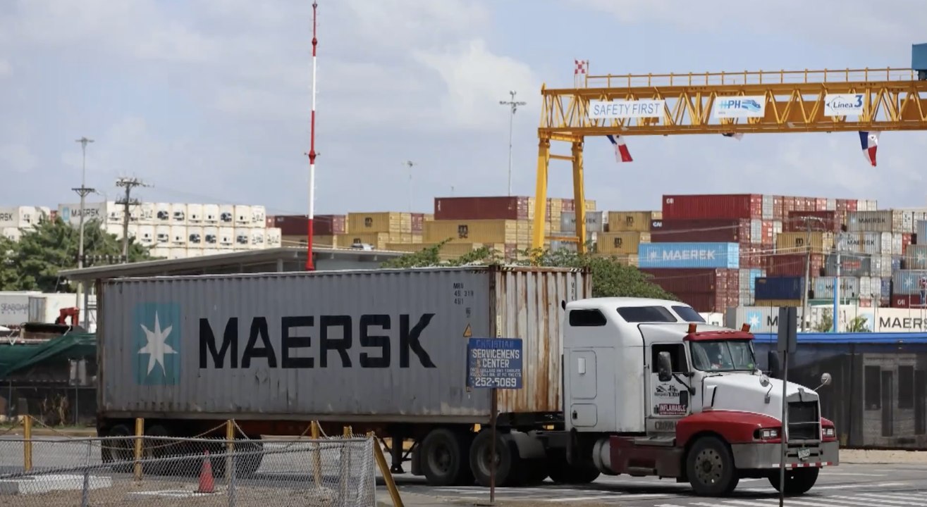 Hutchison advierte de acciones legales contra Maersk por puertos en torno al Canal de Panamá